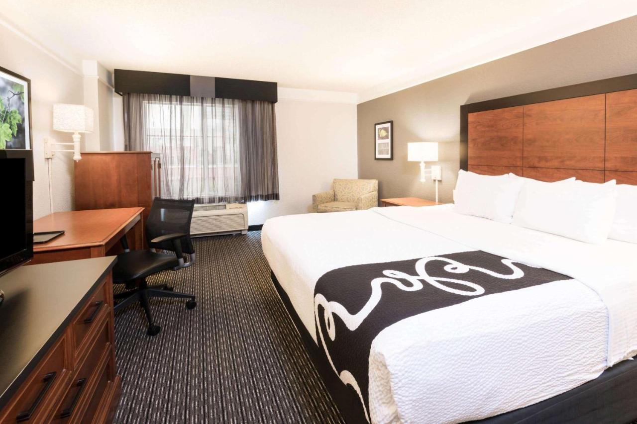 La Quinta Inn & Suites By Wyndham San Antonio Riverwalk מראה חיצוני תמונה