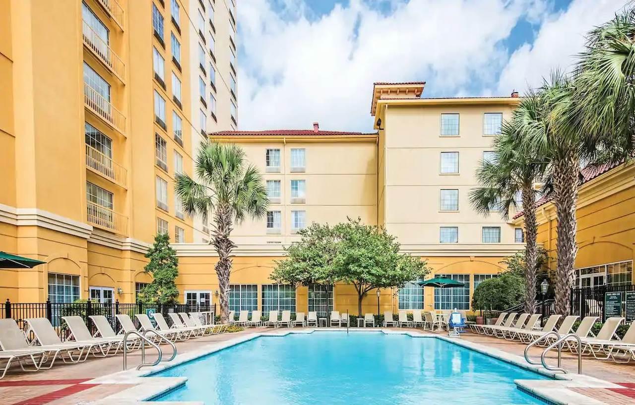 La Quinta Inn & Suites By Wyndham San Antonio Riverwalk מראה חיצוני תמונה