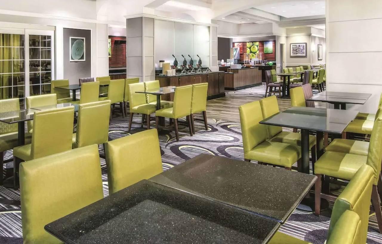 La Quinta Inn & Suites By Wyndham San Antonio Riverwalk מראה חיצוני תמונה