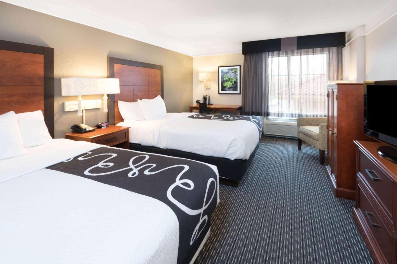 La Quinta Inn & Suites By Wyndham San Antonio Riverwalk מראה חיצוני תמונה