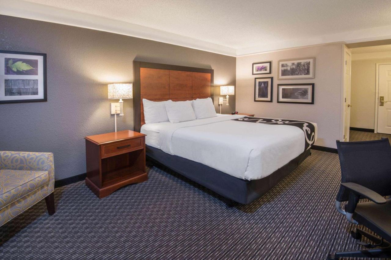 La Quinta Inn & Suites By Wyndham San Antonio Riverwalk מראה חיצוני תמונה