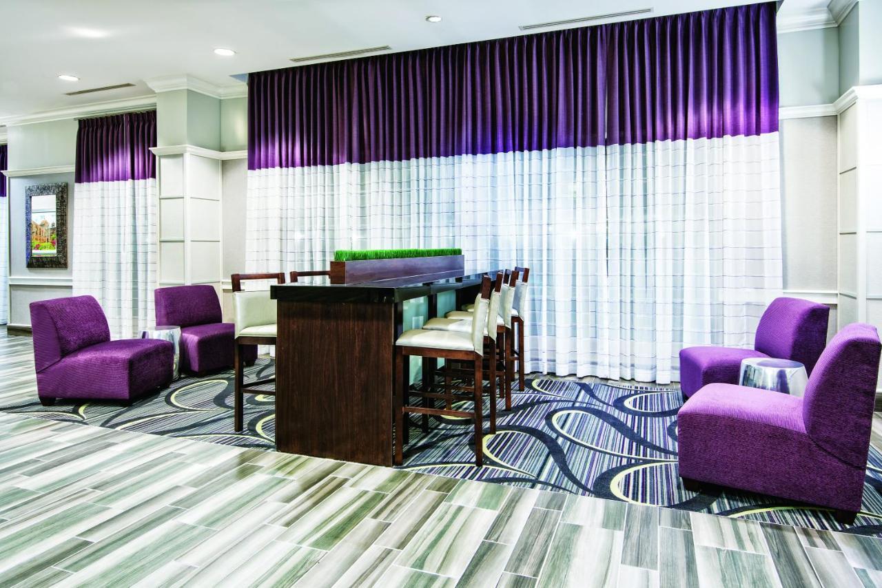La Quinta Inn & Suites By Wyndham San Antonio Riverwalk מראה חיצוני תמונה