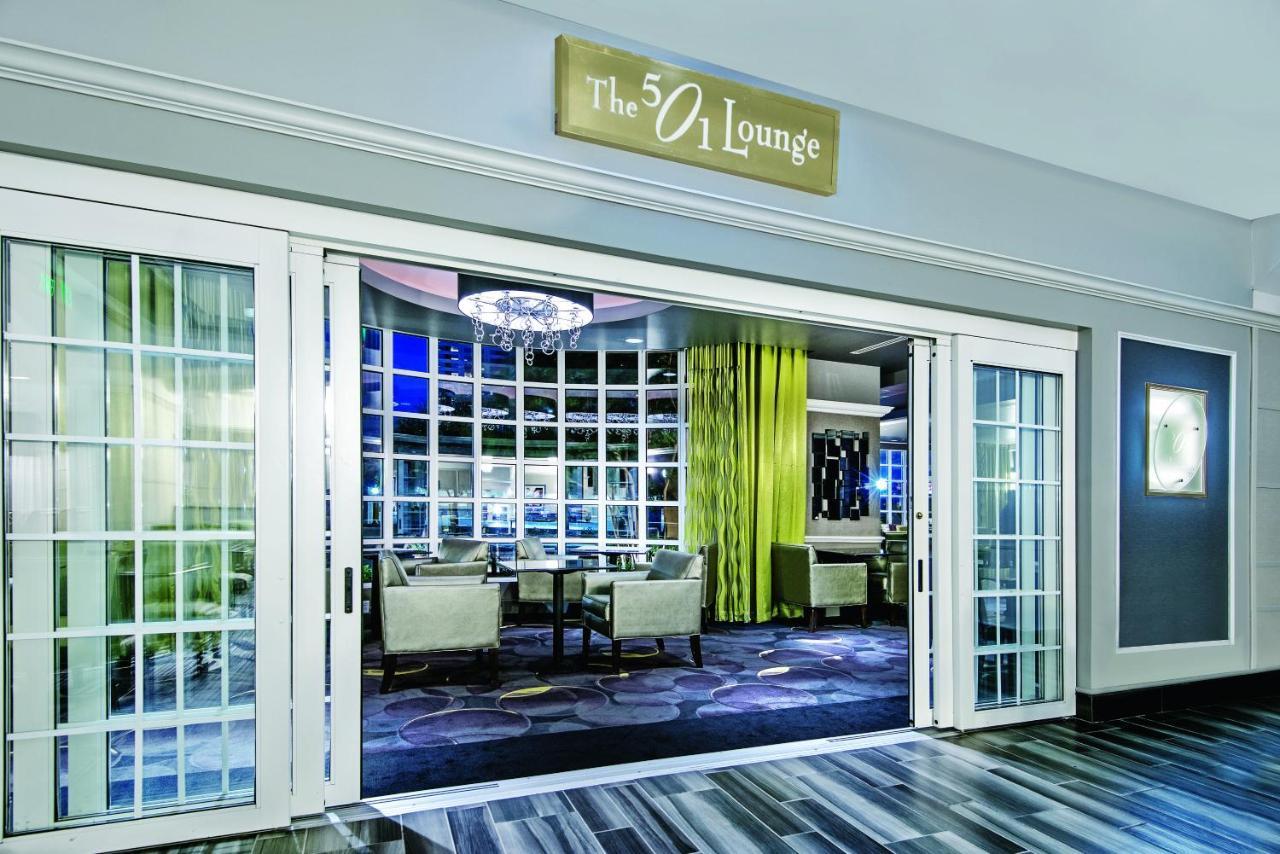 La Quinta Inn & Suites By Wyndham San Antonio Riverwalk מראה חיצוני תמונה