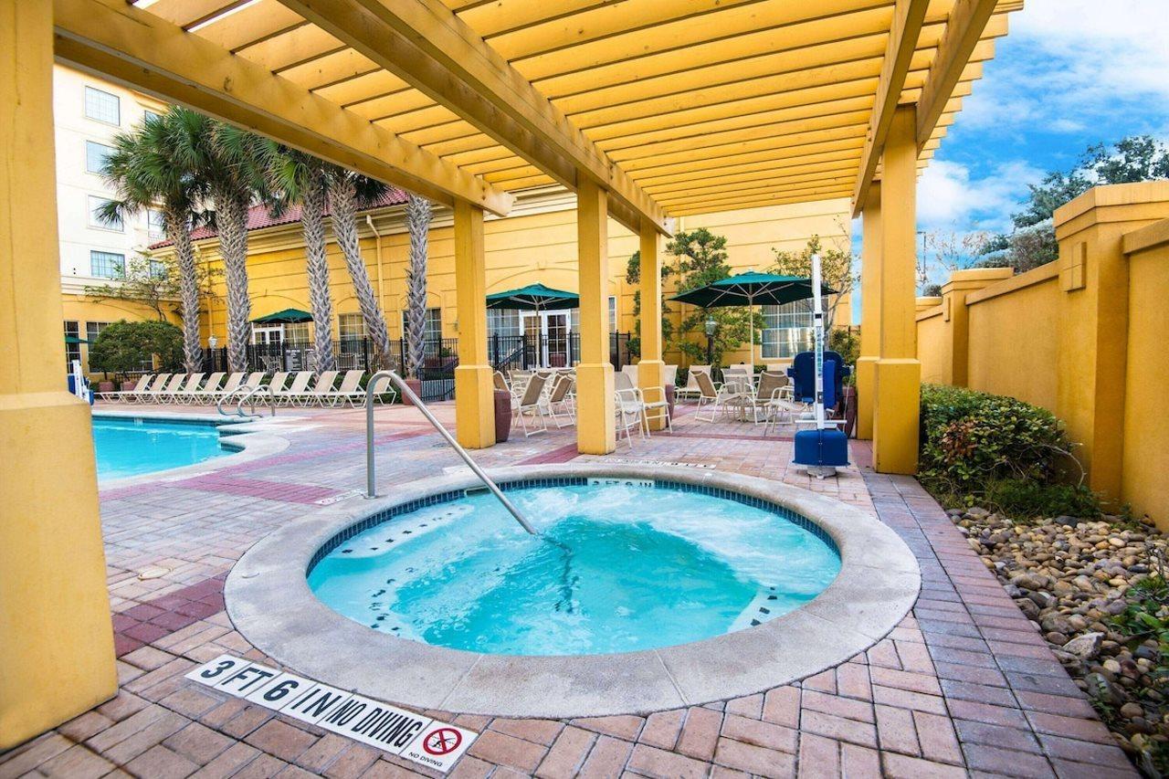 La Quinta Inn & Suites By Wyndham San Antonio Riverwalk מראה חיצוני תמונה
