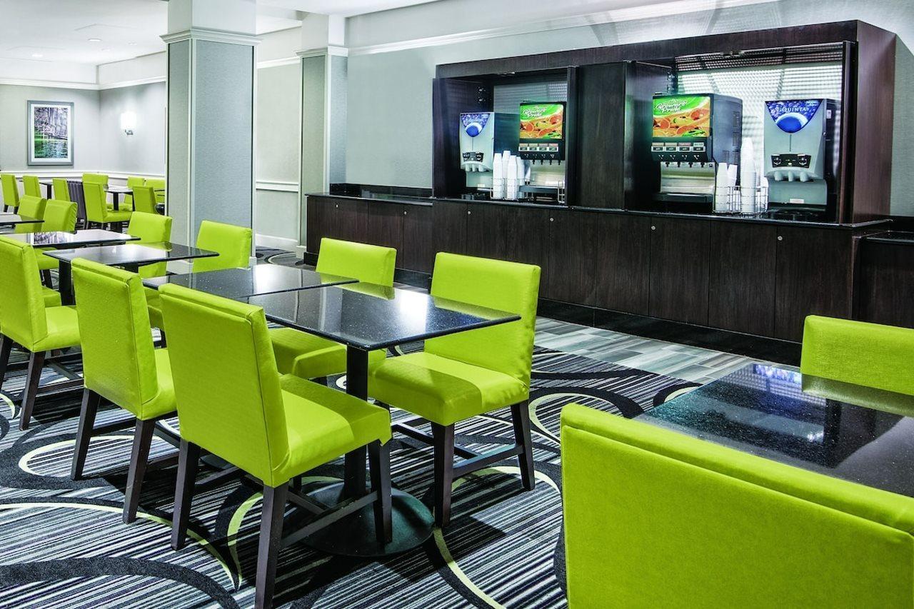 La Quinta Inn & Suites By Wyndham San Antonio Riverwalk מראה חיצוני תמונה