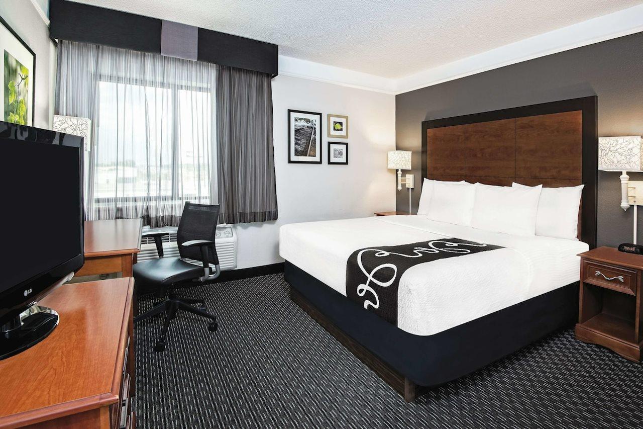 La Quinta Inn & Suites By Wyndham San Antonio Riverwalk מראה חיצוני תמונה