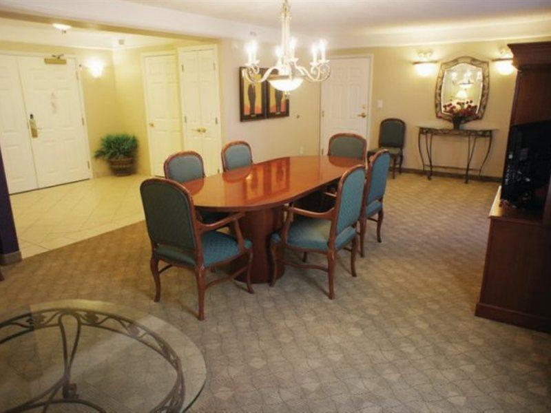 La Quinta Inn & Suites By Wyndham San Antonio Riverwalk מראה חיצוני תמונה