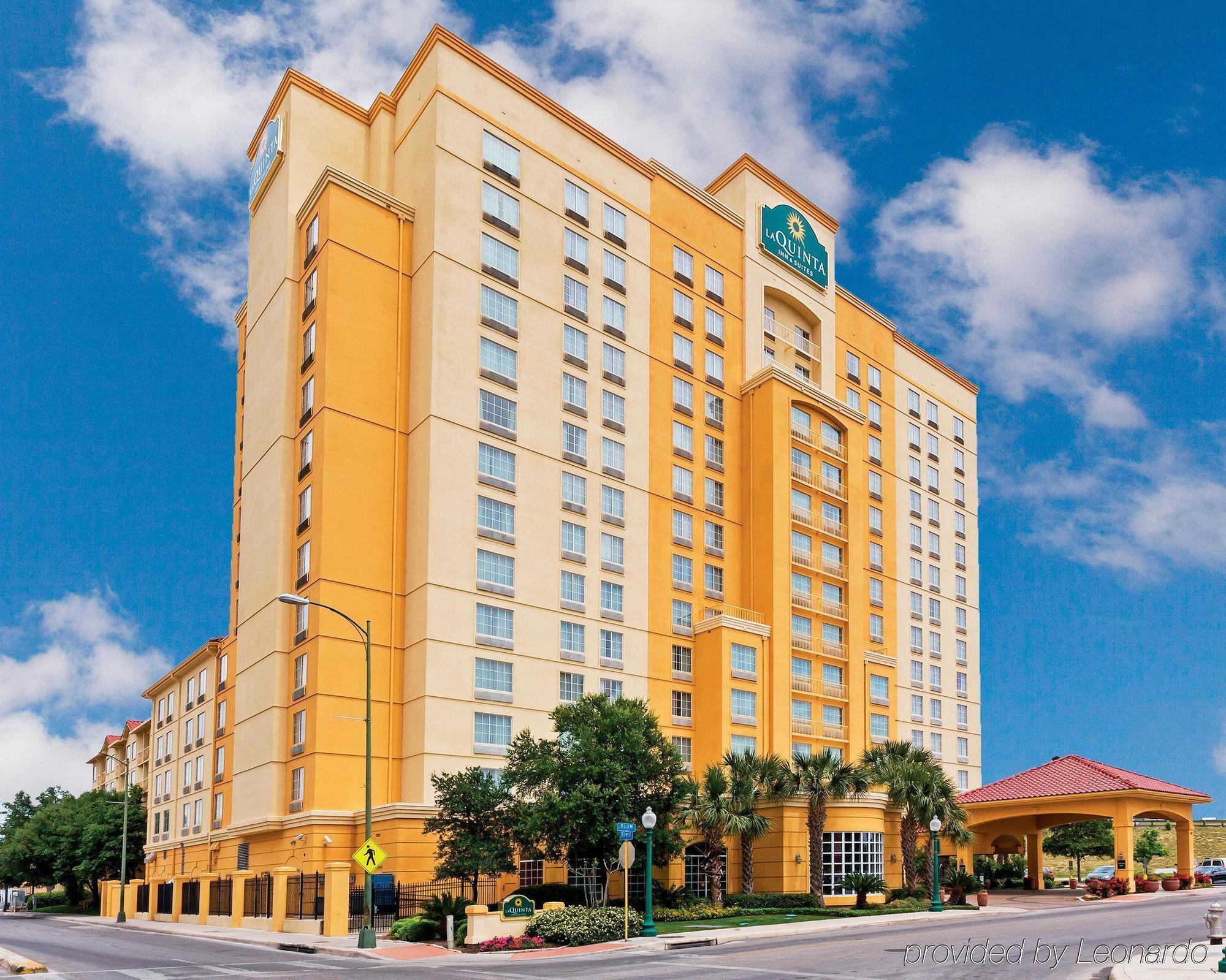 La Quinta Inn & Suites By Wyndham San Antonio Riverwalk מראה חיצוני תמונה