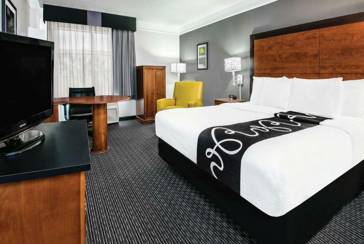 La Quinta Inn & Suites By Wyndham San Antonio Riverwalk מראה חיצוני תמונה