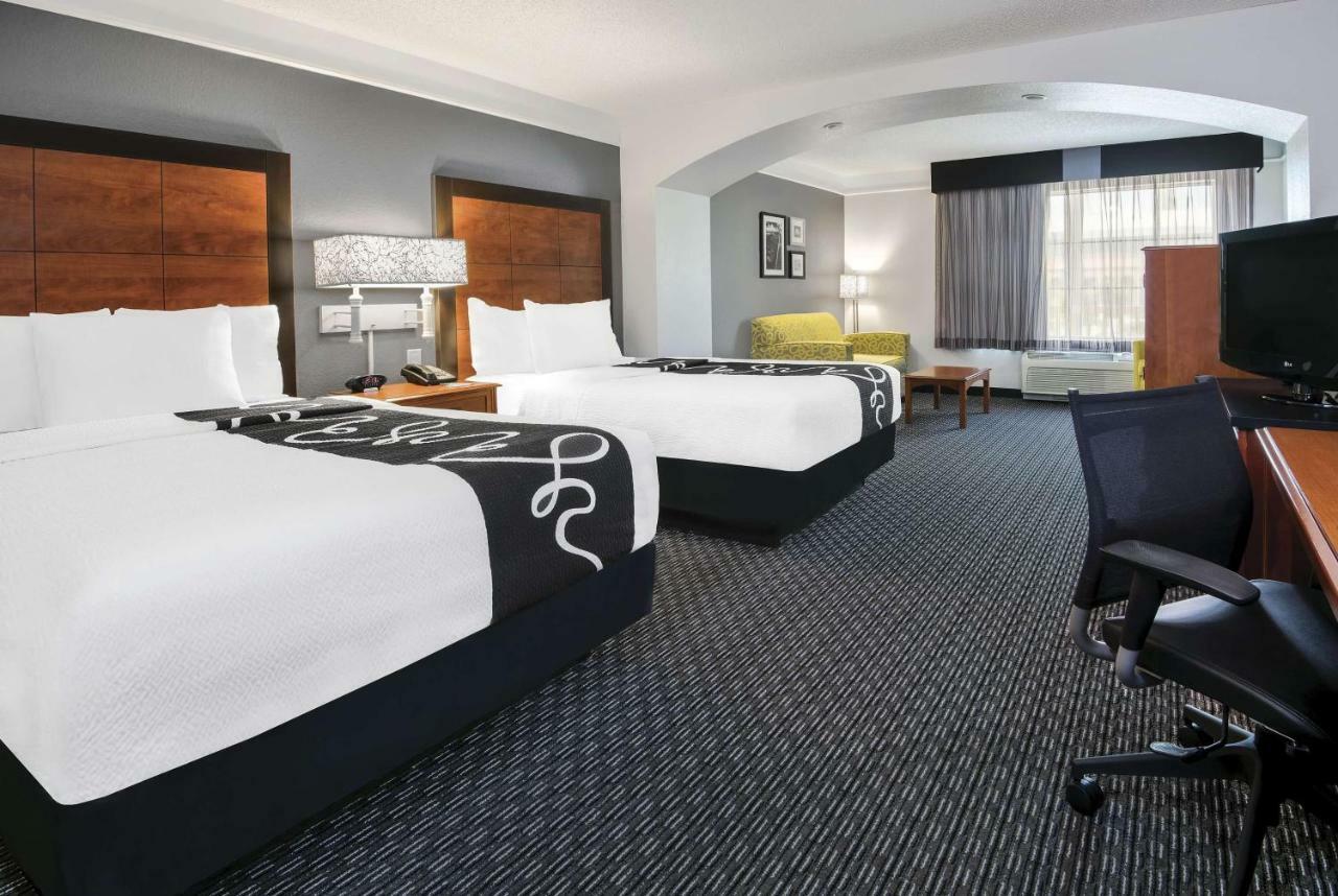 La Quinta Inn & Suites By Wyndham San Antonio Riverwalk מראה חיצוני תמונה