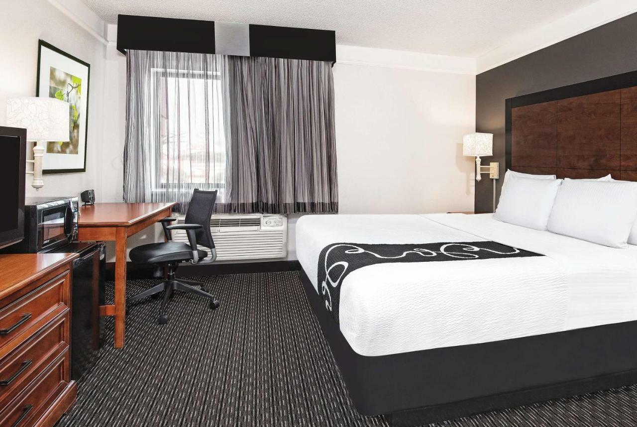 La Quinta Inn & Suites By Wyndham San Antonio Riverwalk מראה חיצוני תמונה