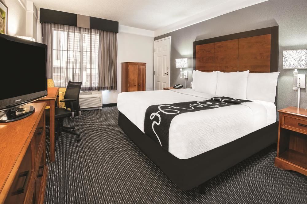 La Quinta Inn & Suites By Wyndham San Antonio Riverwalk מראה חיצוני תמונה