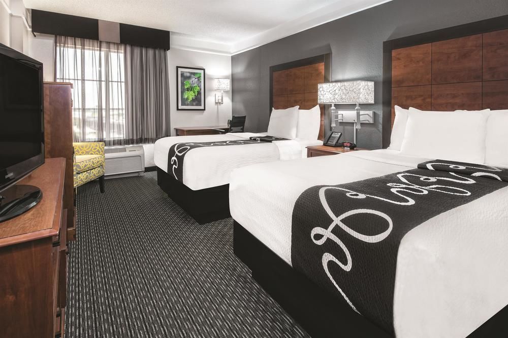 La Quinta Inn & Suites By Wyndham San Antonio Riverwalk מראה חיצוני תמונה