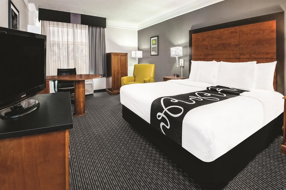 La Quinta Inn & Suites By Wyndham San Antonio Riverwalk מראה חיצוני תמונה